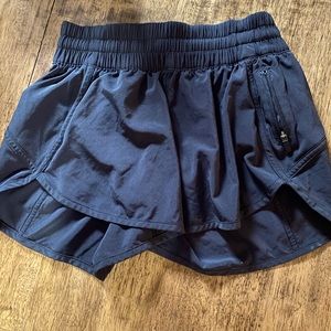 Women lululemon running shorts 6